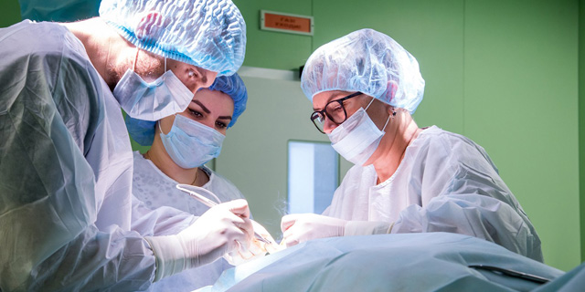Нейрохирурги из Склифа провели первую в России операцию по уникальной методике